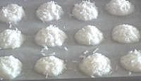 coconut macaroons before baking