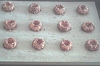 shaping thumbprint cookies